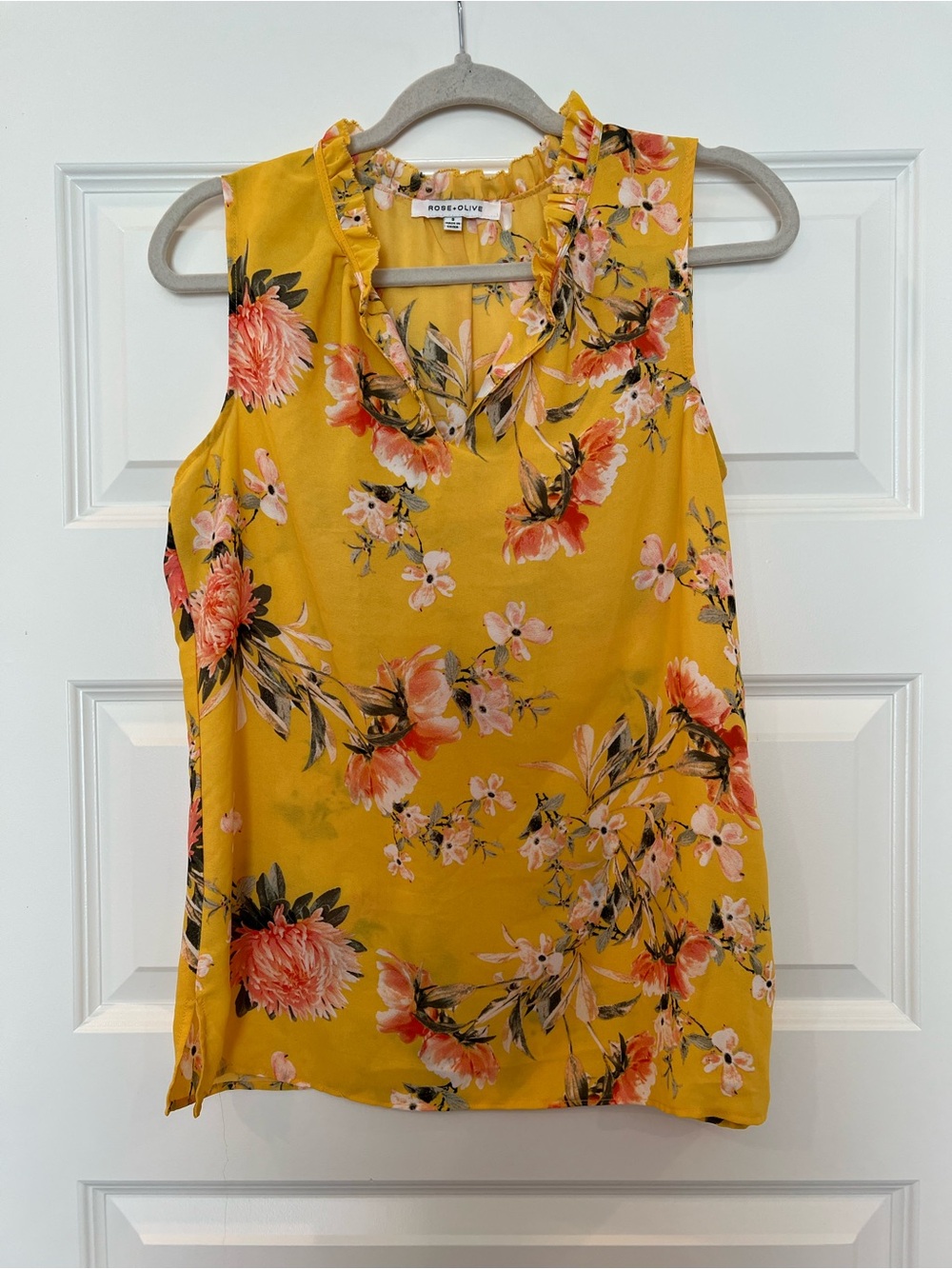 Rose + Olive Yellow Floral Ruffle Neck Sleeveless Blouse Top Size Small - Picture 2 of 9
